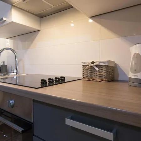 Moet With Garden Appartement