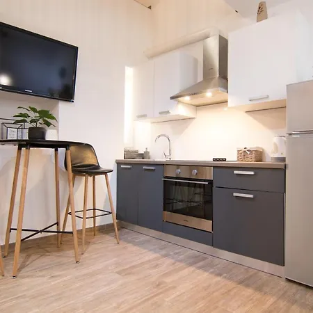 Apartment Moet With Garden Pula
