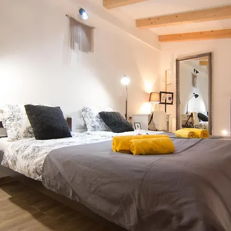 Apartment Moet With Garden Pula
