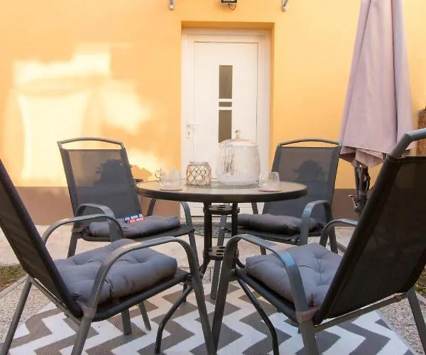 Appartement Moet With Garden Pula