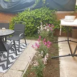 Moet With Garden Pula